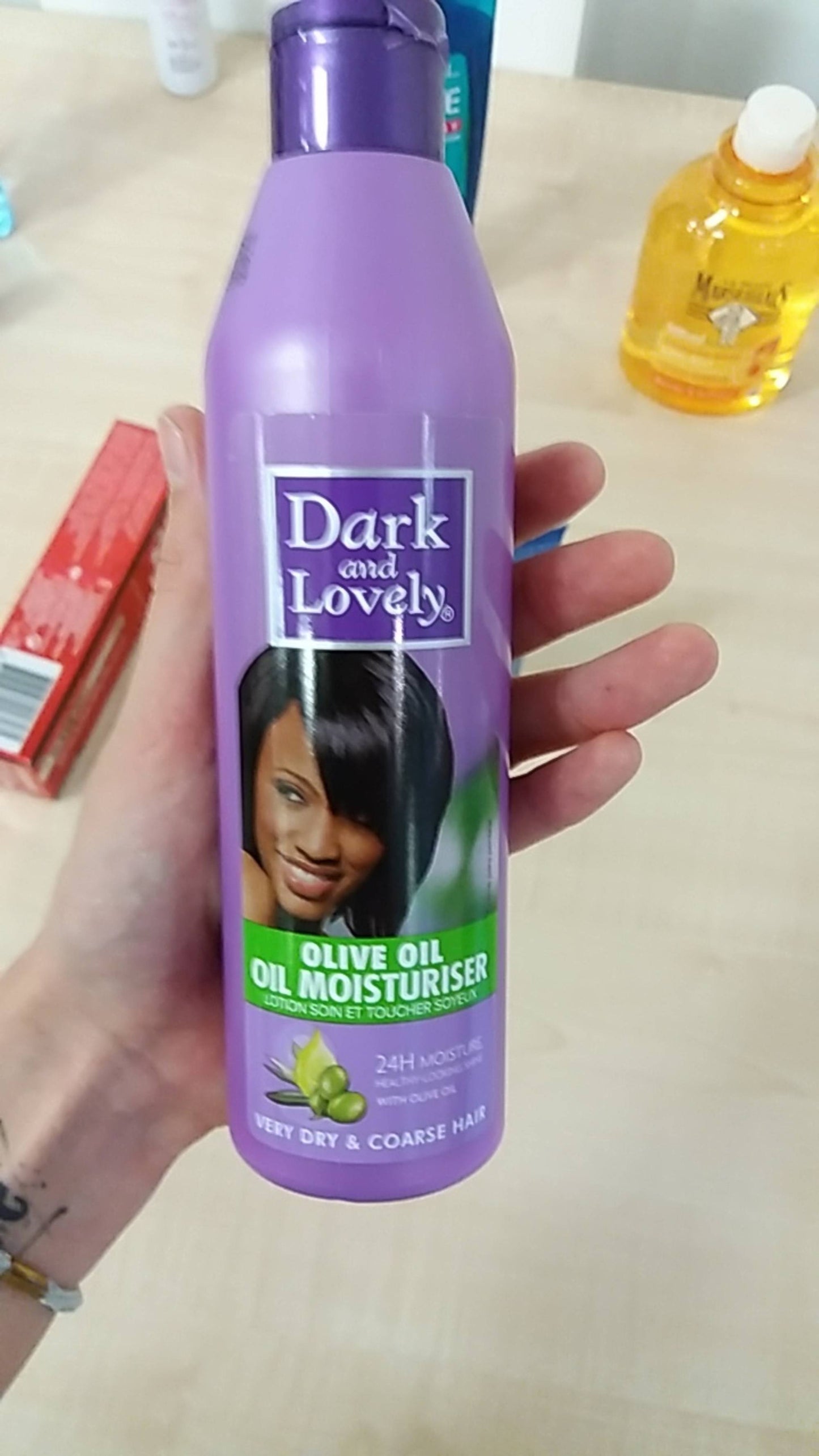 Dark & Lovely Olive Oil Moisturizer 250ml
